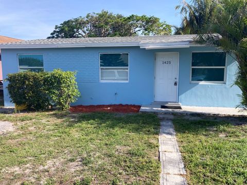 1425 W 36th Street Riviera Beach FL 33404