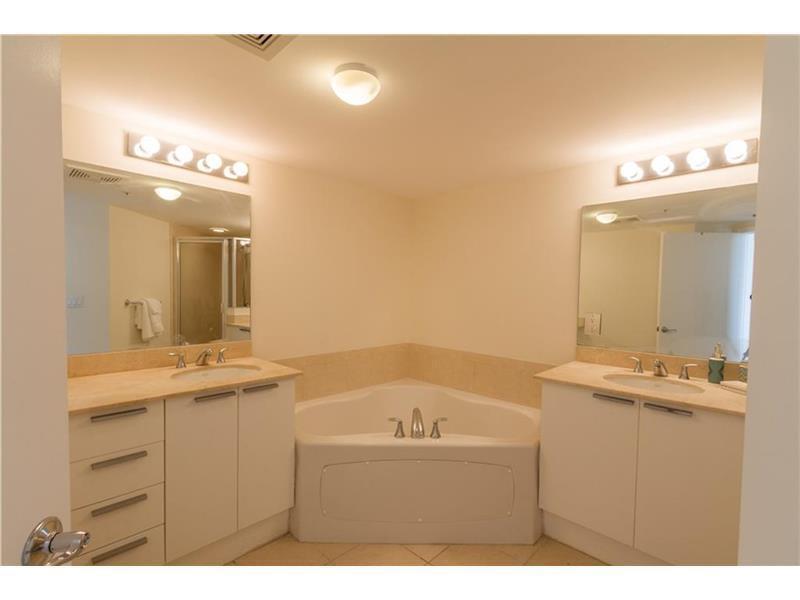 LA PERLA CONDO - Residential Lease