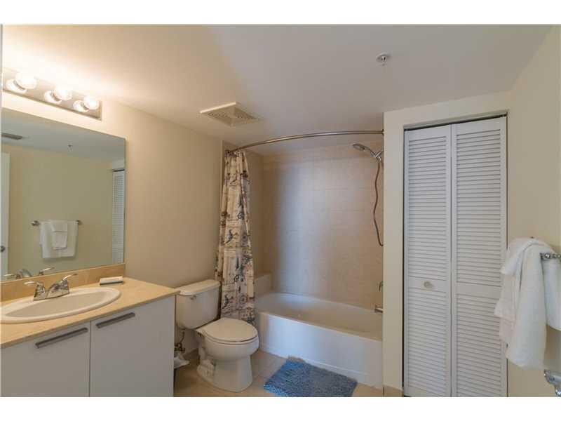 LA PERLA CONDO - Residential Lease