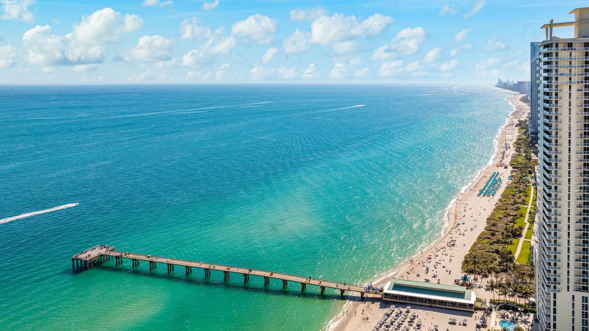 LA PERLA CONDO - Residential Lease