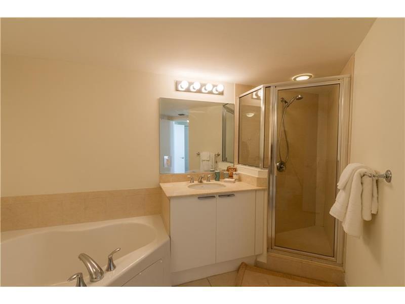 LA PERLA CONDO - Residential Lease