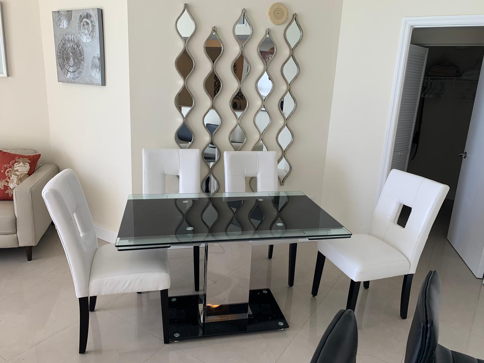 LA PERLA CONDO - Residential Lease