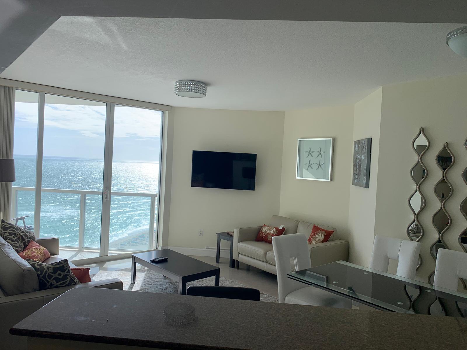 LA PERLA CONDO - Residential Lease