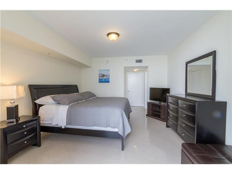 LA PERLA CONDO - Residential Lease