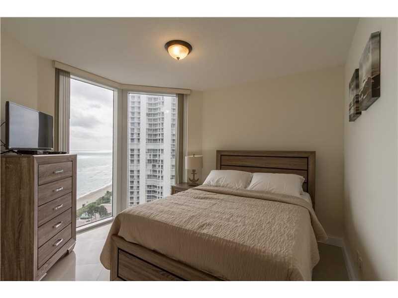 LA PERLA CONDO - Residential Lease