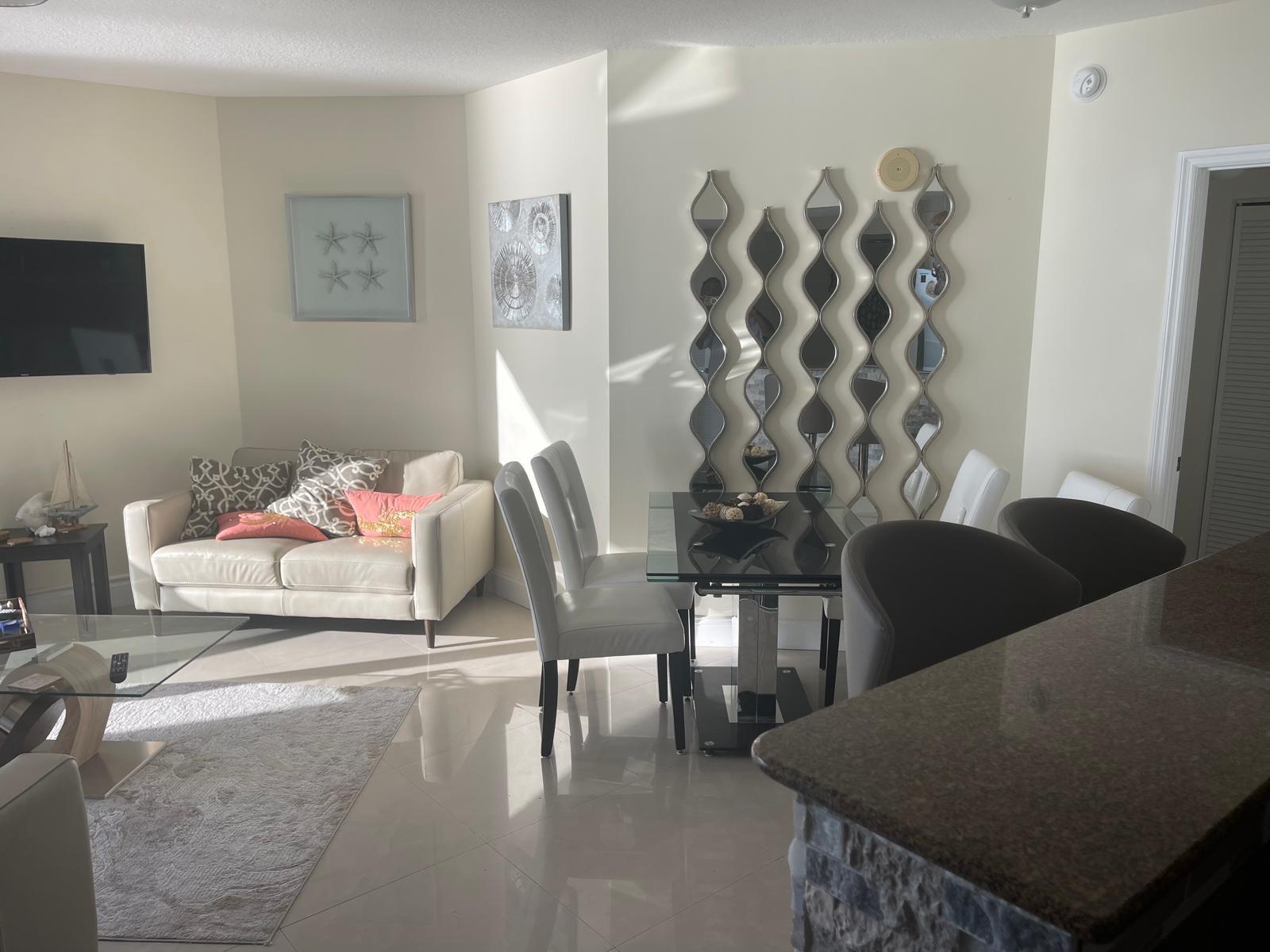LA PERLA CONDO - Residential Lease