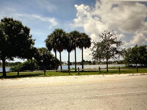 A home in Lake Worth Beach