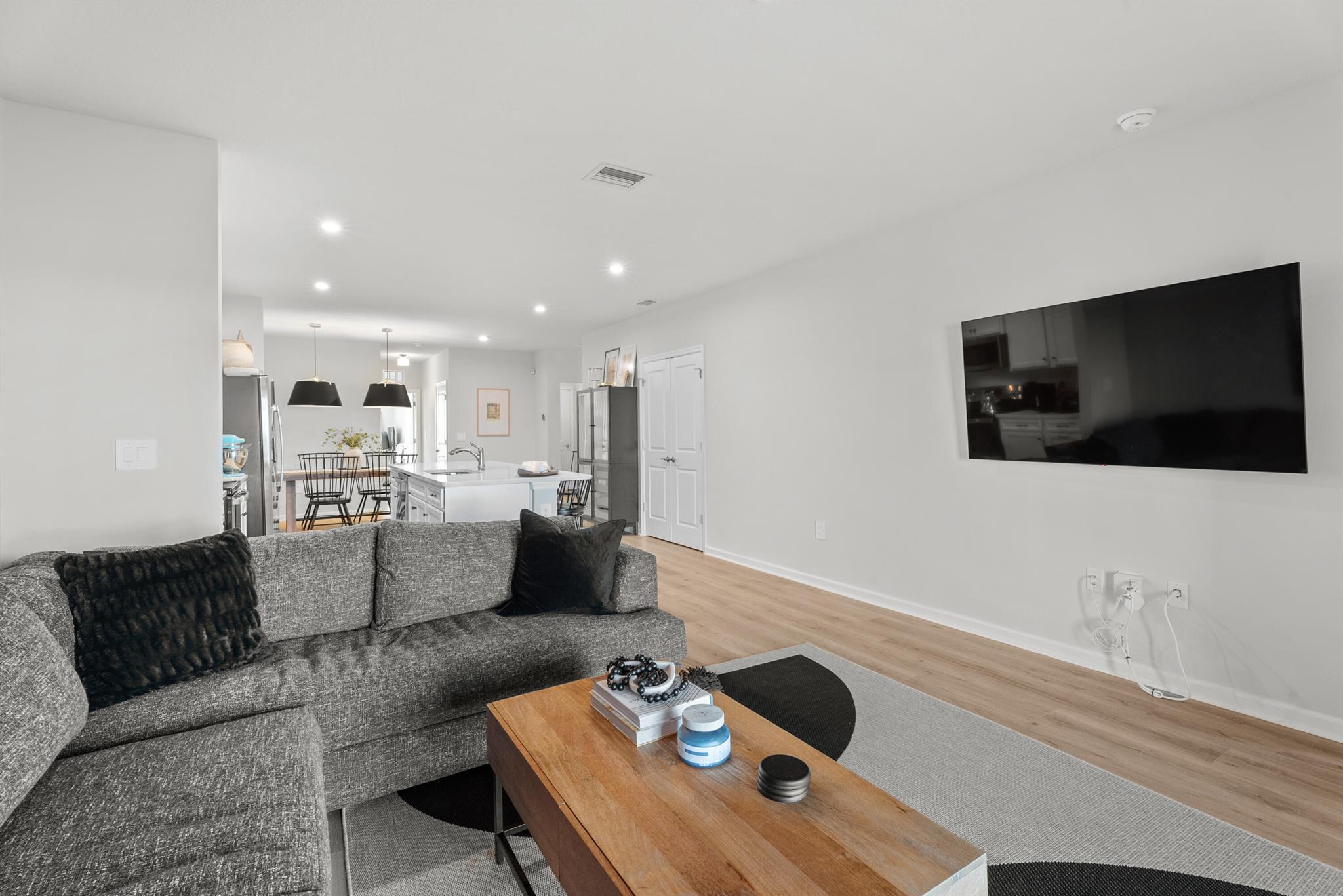 VERANO SOUTH PUD 1 - POD - Residential Lease