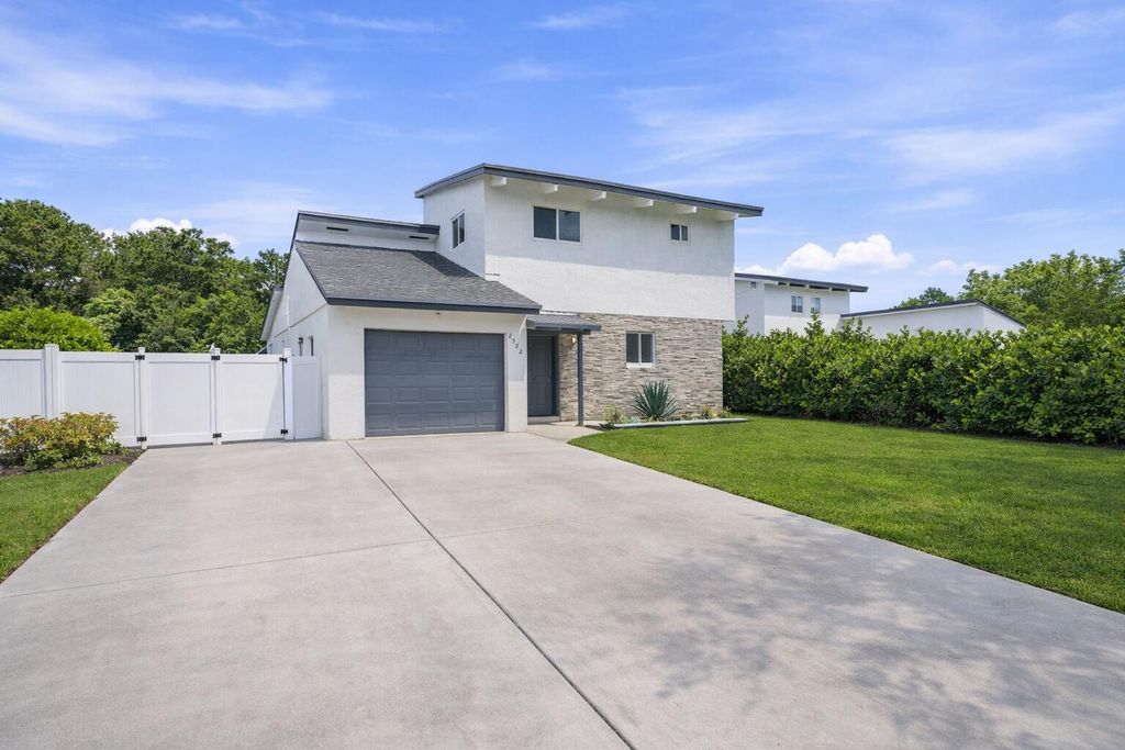 Photo of 2522 Bessie Street, Delray Beach, FL 33444 (MLS # R11166818)