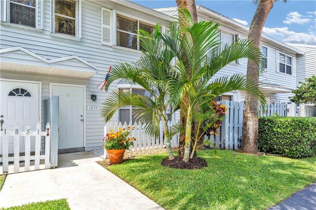 Photo of 1853 NE 15th Ave Ave #1853, Fort Lauderdale, FL 33305 (MLS # F10281235)