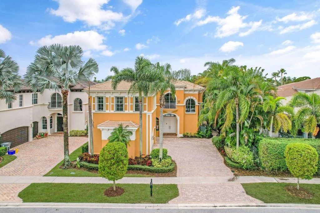 Photo of 6202 Via Venetia N, Delray Beach, FL 33484 (MLS # R10946448)