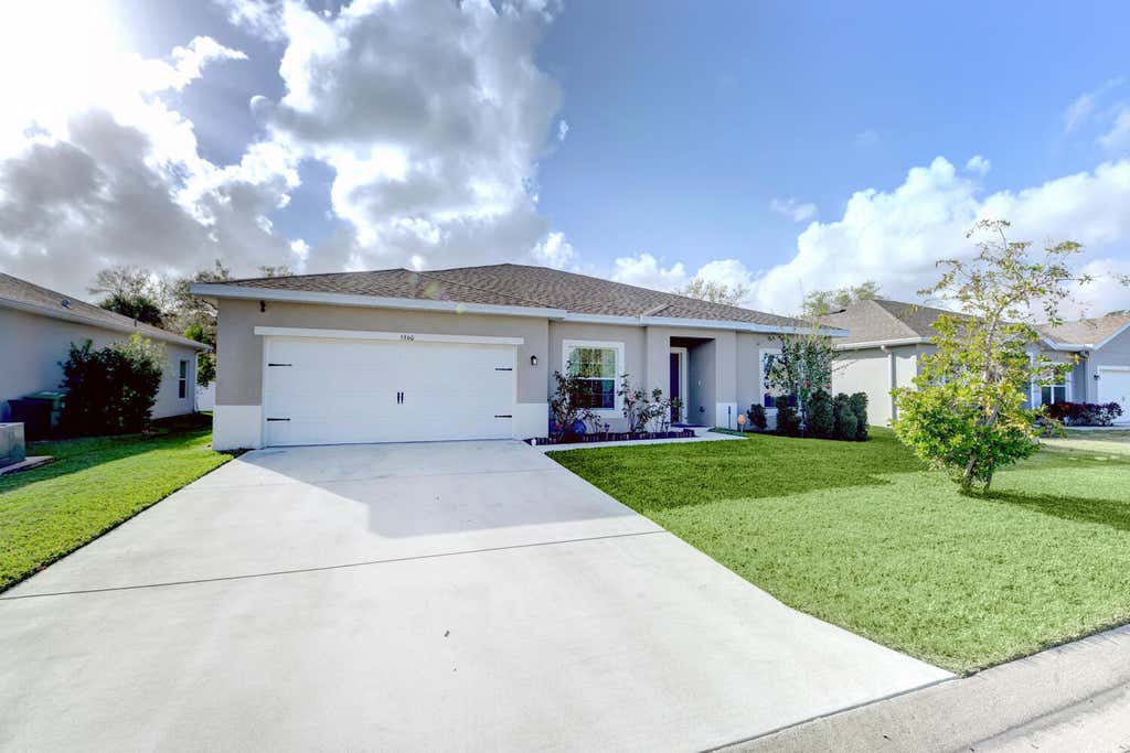 Photo of 5360 Oakland Lake Circle, Fort Pierce, FL 34951 (MLS # R10778621)