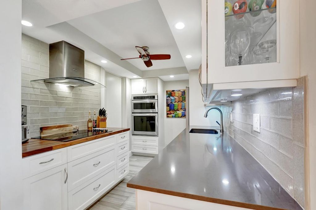 Photo of 1523 Bridgewood Drive, Boca Raton, FL 33434 (MLS # R11073780)