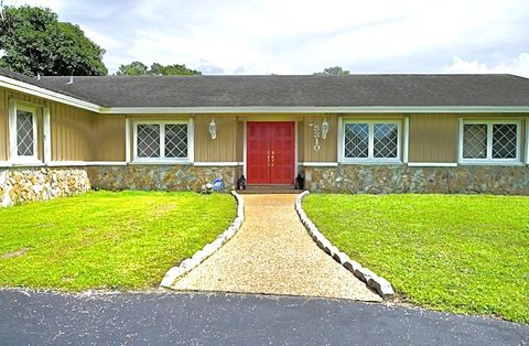 A home in Davie