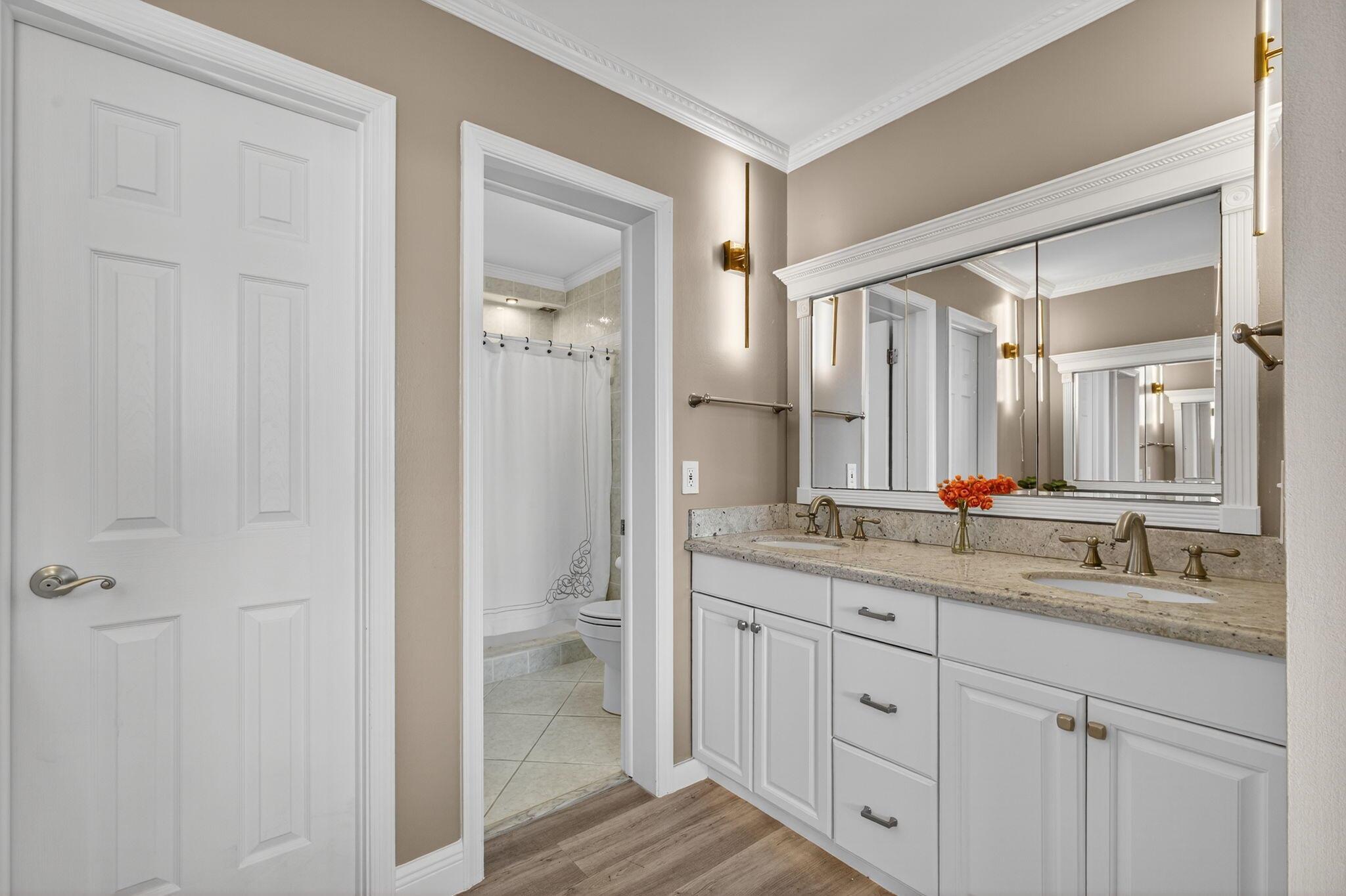 LAKE HARBOUR TOWERS CONDO - Residential
