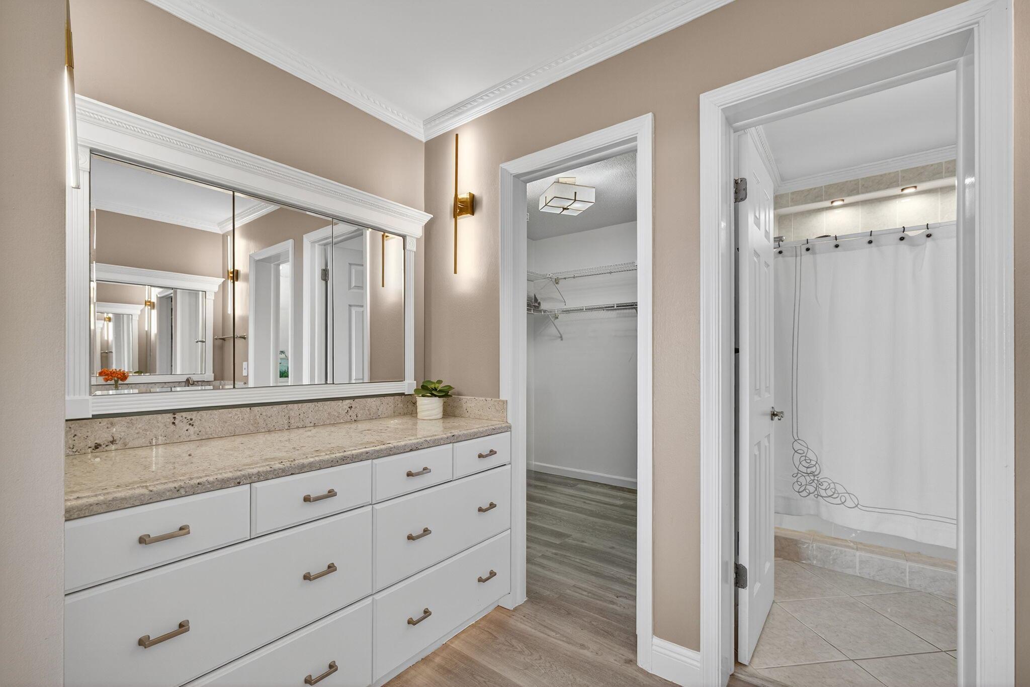 LAKE HARBOUR TOWERS CONDO - Residential
