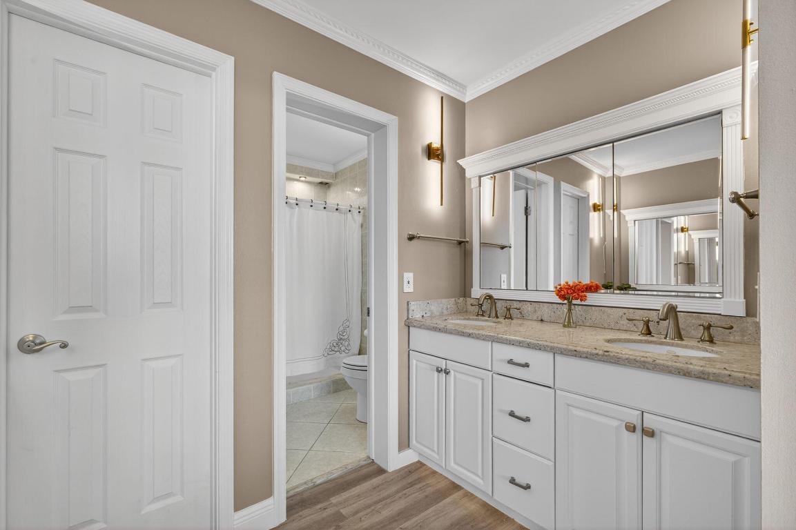 LAKE HARBOUR TOWERS CONDO - Residential