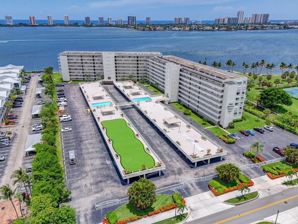 LAKE HARBOUR TOWERS CONDO - Residential