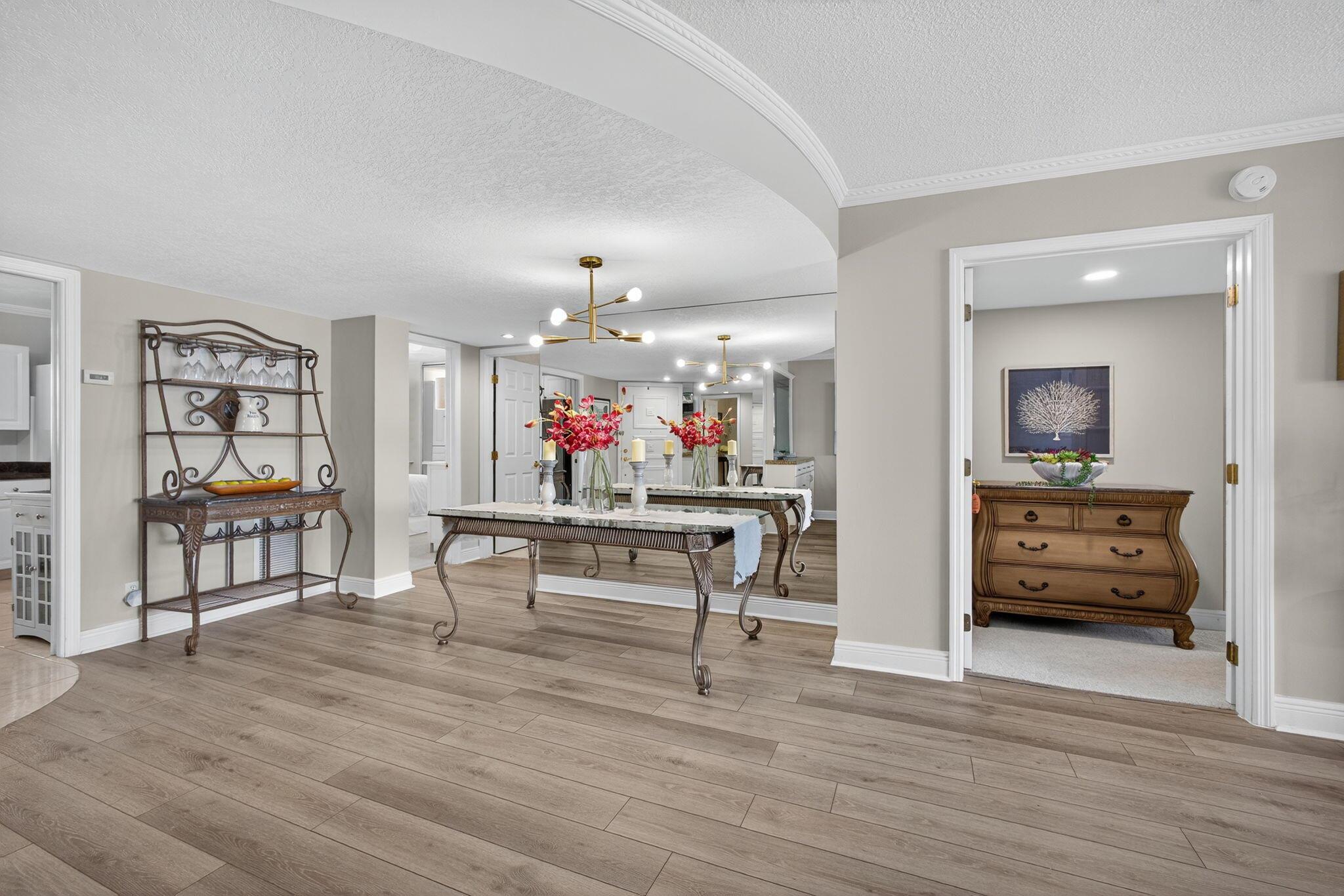 LAKE HARBOUR TOWERS CONDO - Residential