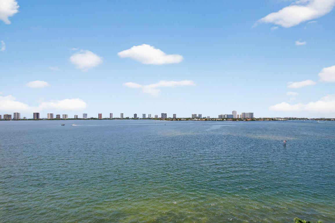 LAKE HARBOUR TOWERS CONDO - Residential