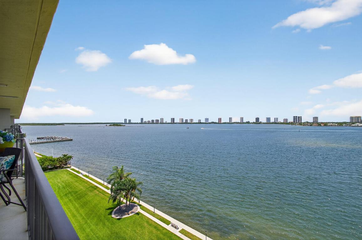 LAKE HARBOUR TOWERS CONDO - Residential