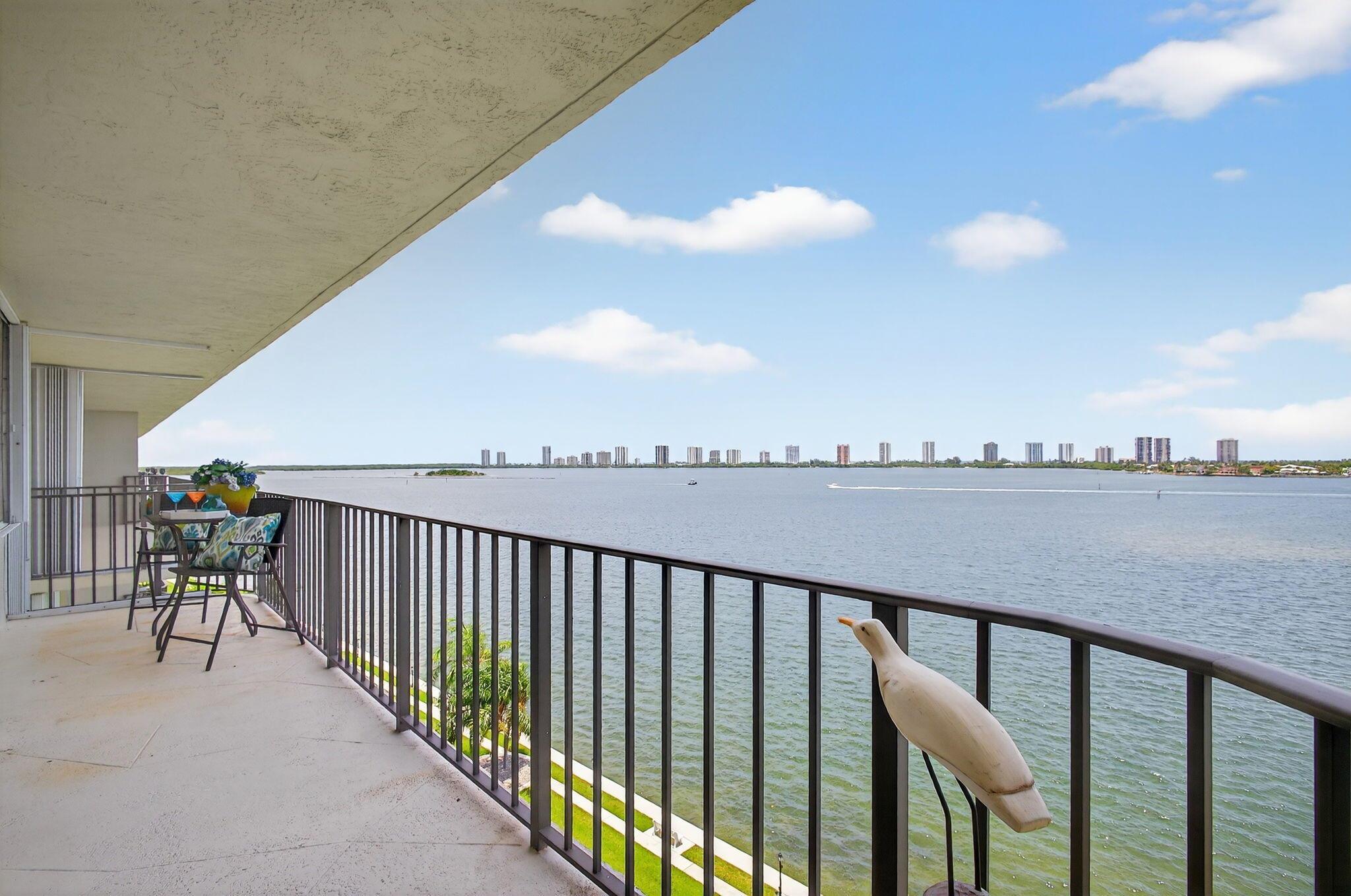 LAKE HARBOUR TOWERS CONDO - Residential