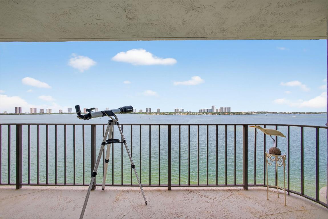 LAKE HARBOUR TOWERS CONDO - Residential