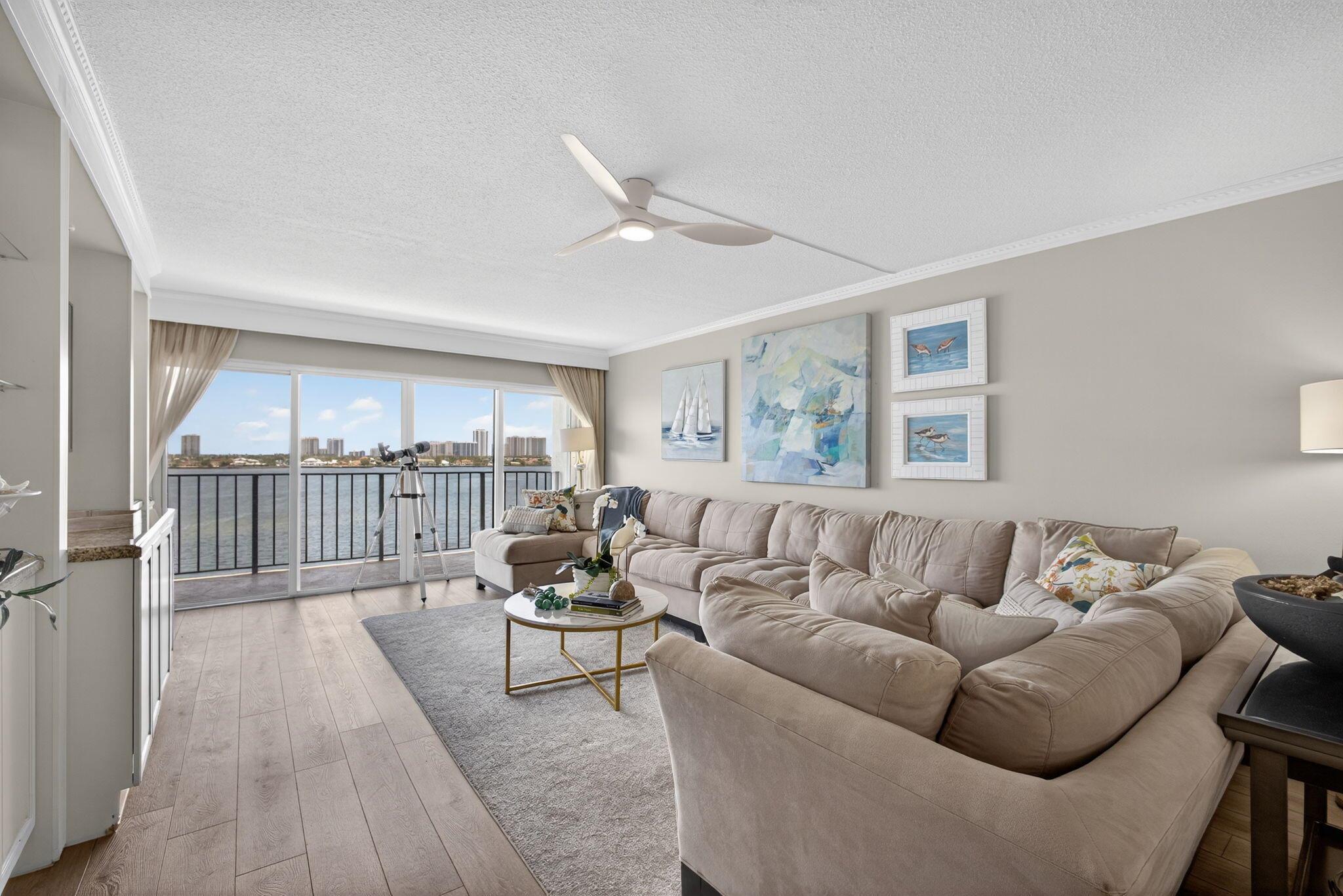 LAKE HARBOUR TOWERS CONDO - Residential