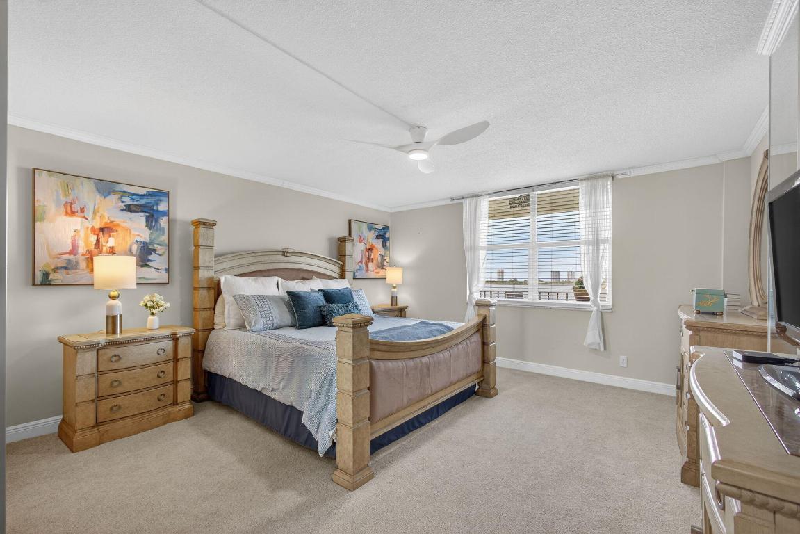 LAKE HARBOUR TOWERS CONDO - Residential