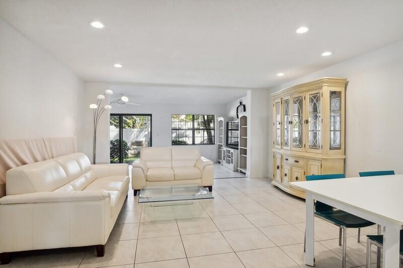 FOUNTAINS OF PALM BEACH C - Residential