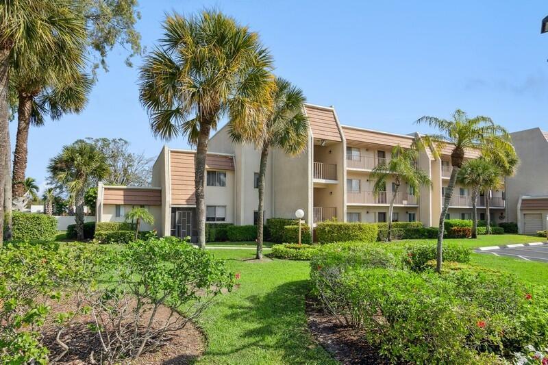 FOUNTAINS OF PALM BEACH C - Residential