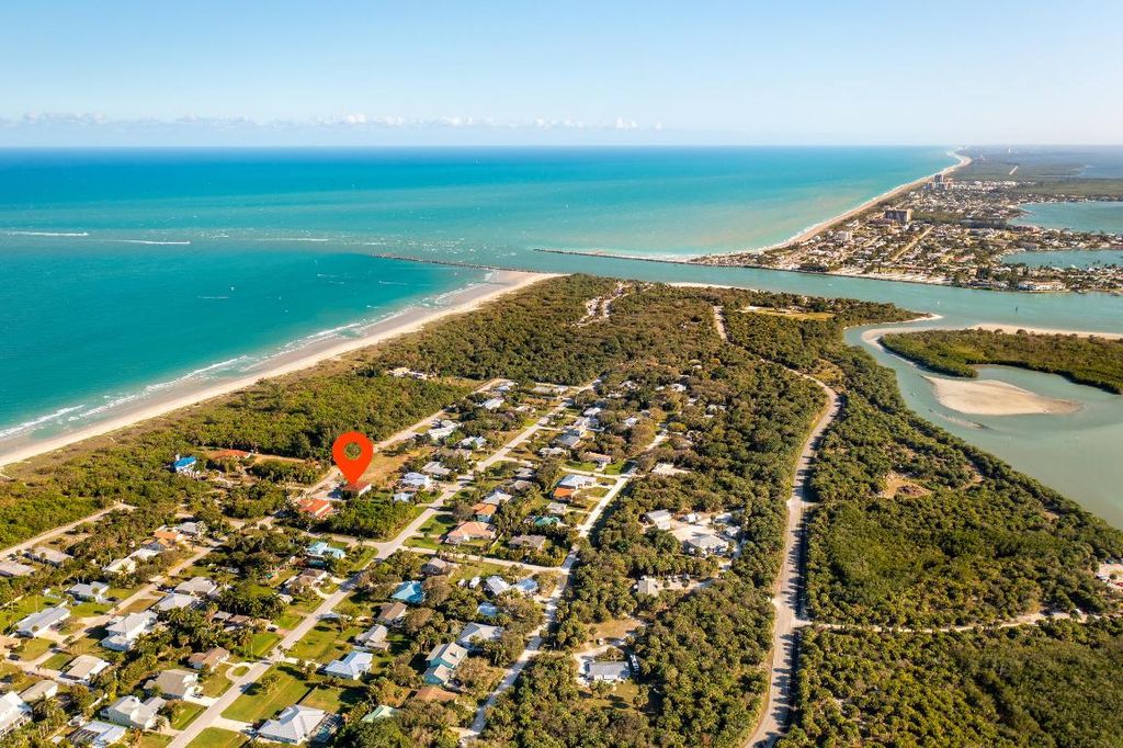 Photo of 2319 Tamarind Dr #103, Fort Pierce, FL 34949 (MLS # R11029970)