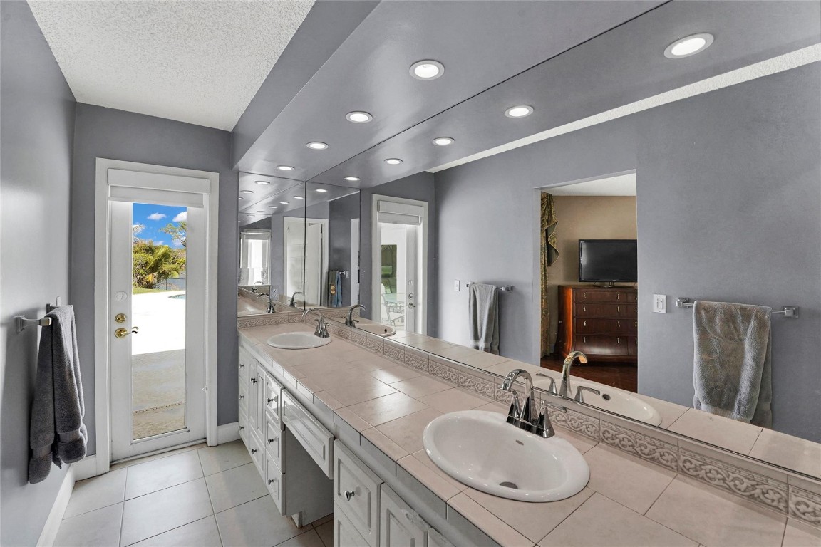 Jacaranda Lakes Sec Ten - Residential