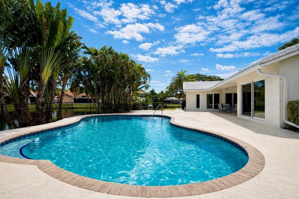 Photo of 9800 NW 10th Court, Plantation, FL 33322 (MLS # F10548464)