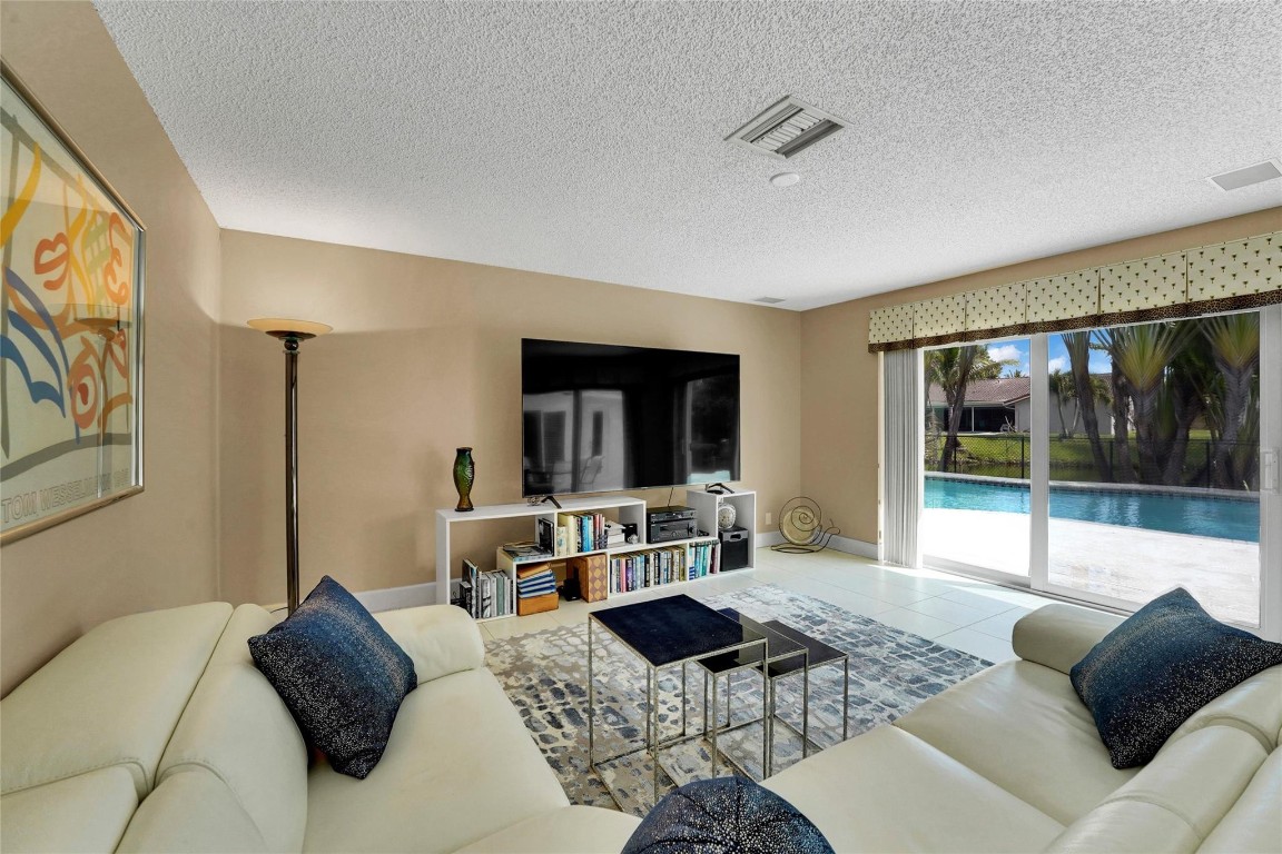 Jacaranda Lakes Sec Ten - Residential