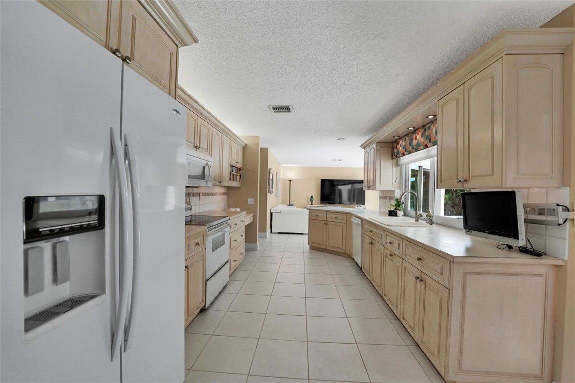 Jacaranda Lakes Sec Ten - Residential