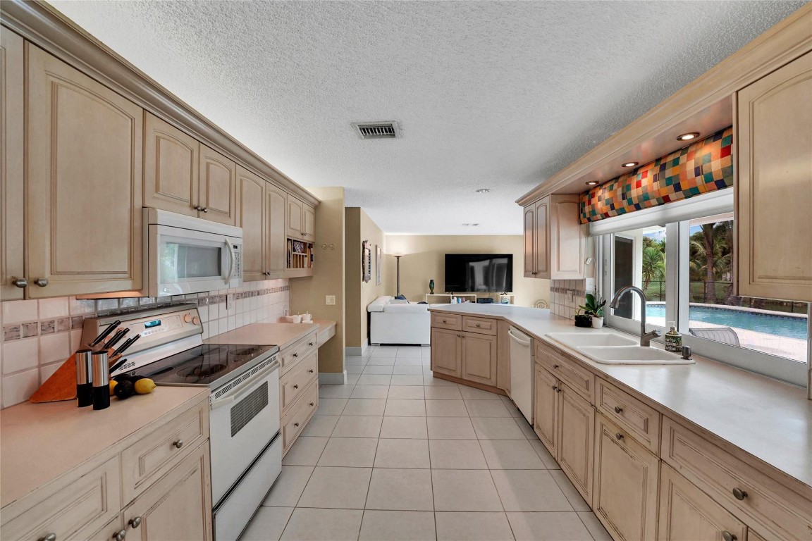 Jacaranda Lakes Sec Ten - Residential