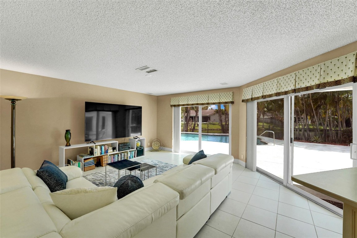 Jacaranda Lakes Sec Ten - Residential