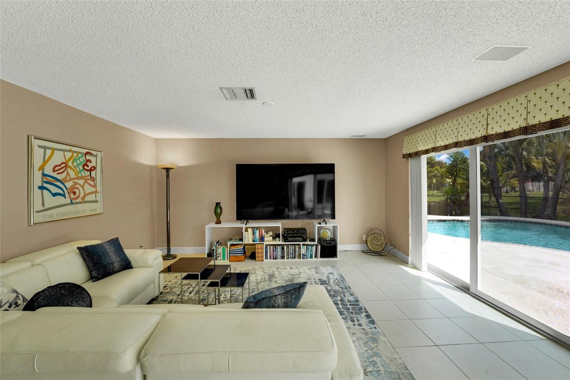 Jacaranda Lakes Sec Ten - Residential