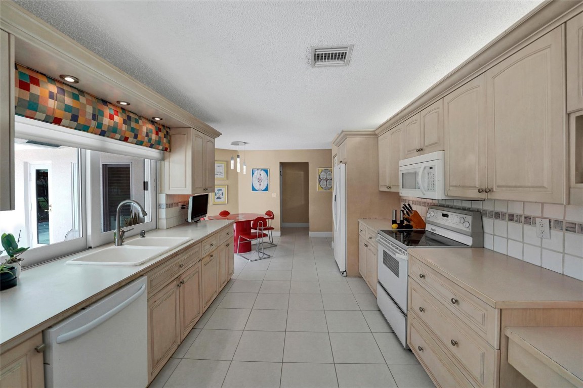 Jacaranda Lakes Sec Ten - Residential