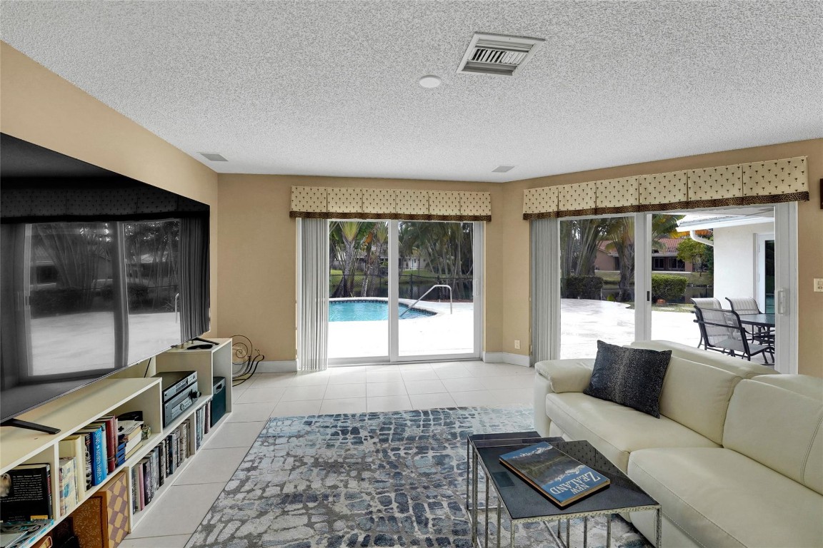 Jacaranda Lakes Sec Ten - Residential