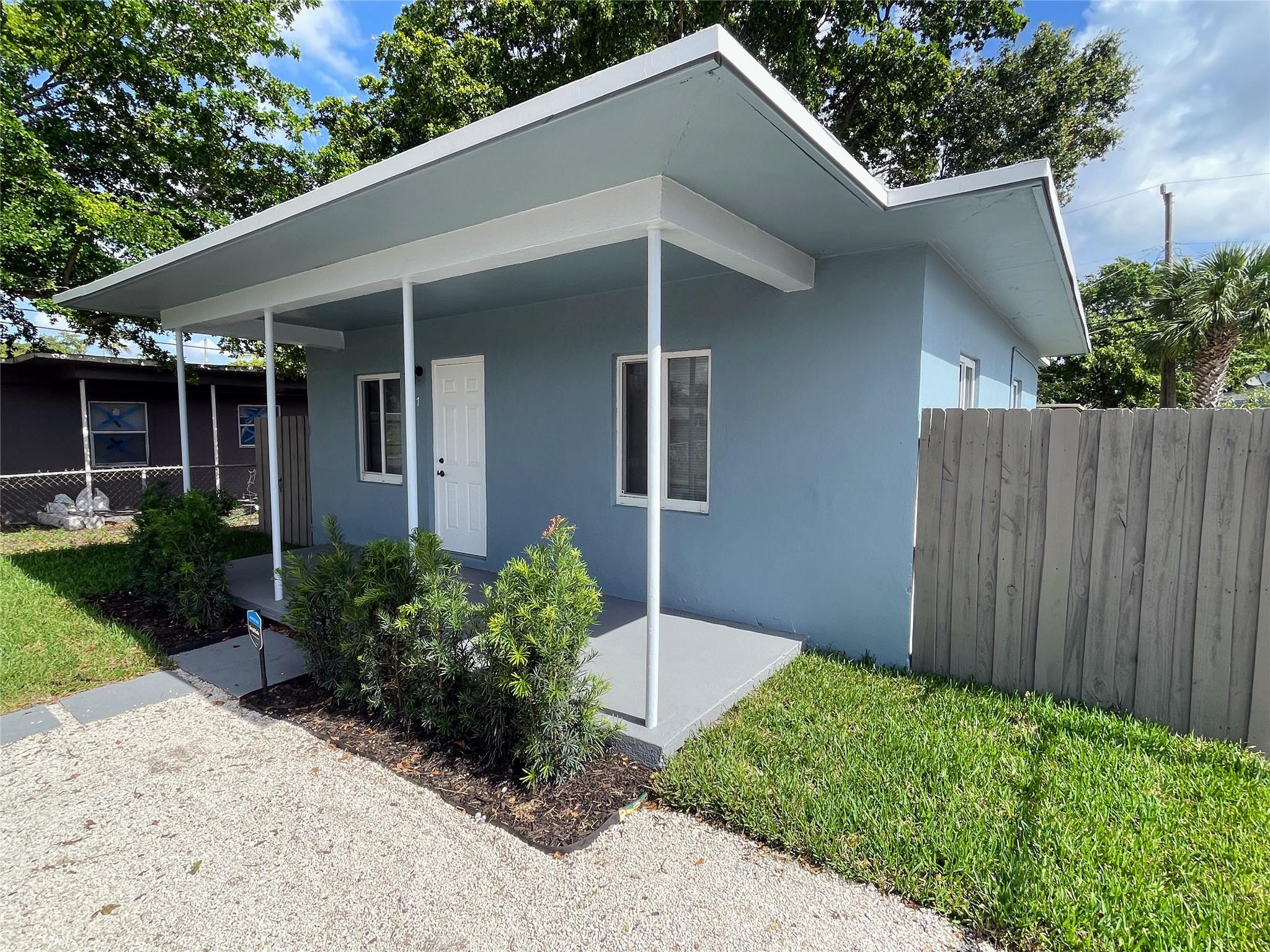 1617 NW 7th St