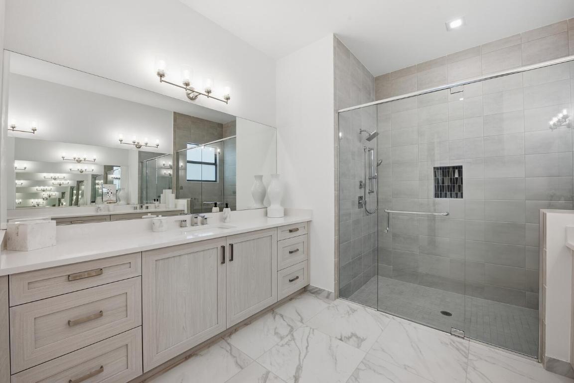 Valencia Grand - Residential