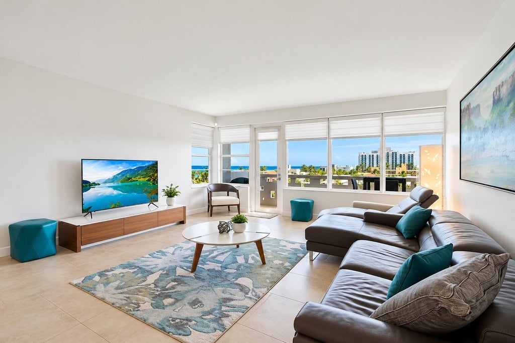 Photo of 3111 N OCEAN Drive #512, Hollywood, FL 33019 (MLS # B26094771)