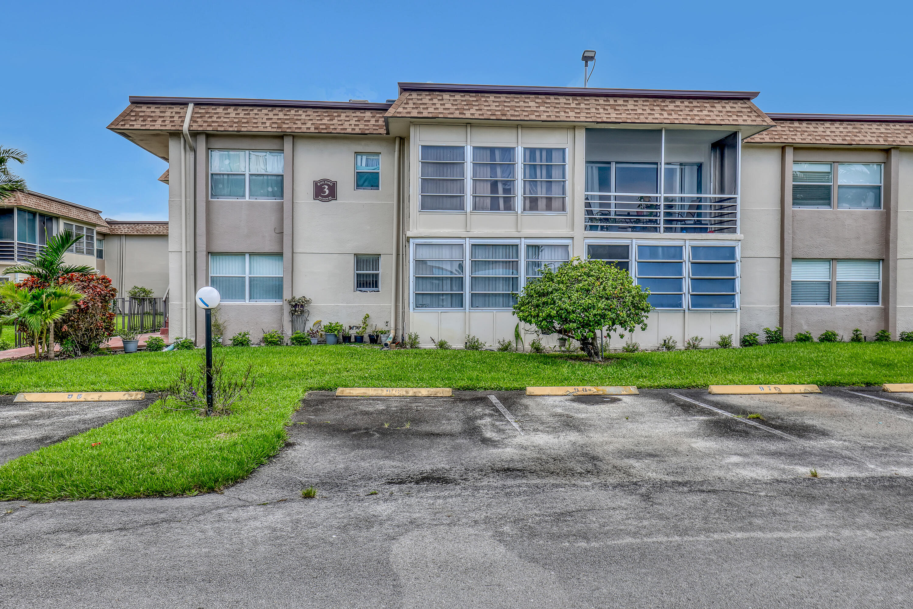 504 Davis Road 96, Palm Springs FL 33461