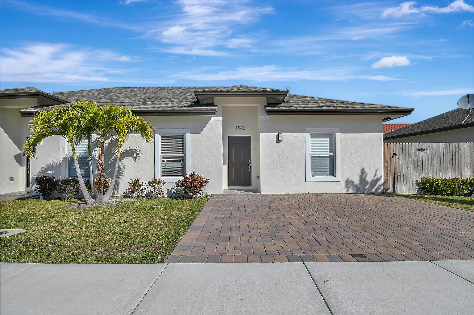 1562 W 26th Court