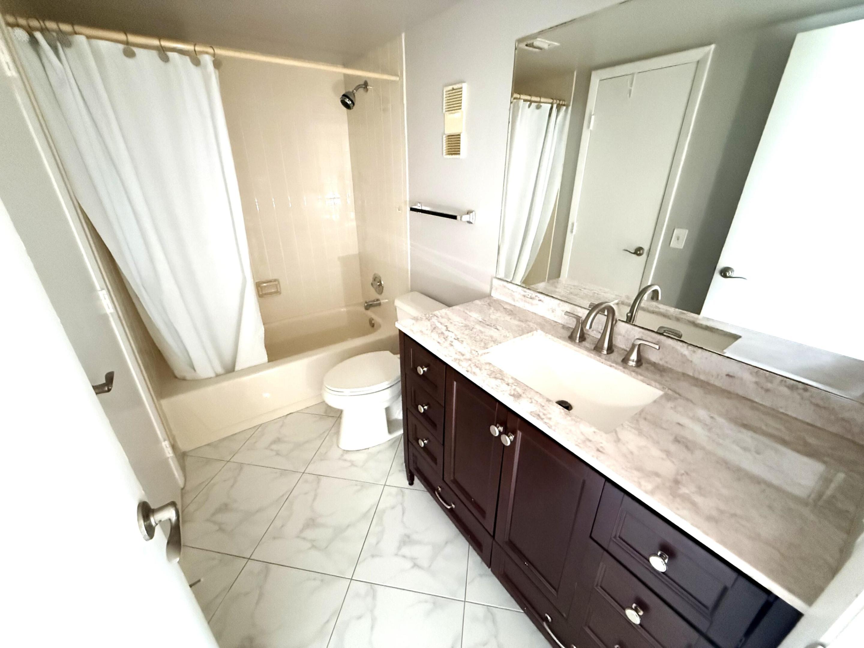 HUNTINGTON LAKES SEC TWO CONDOS - Residential Lease