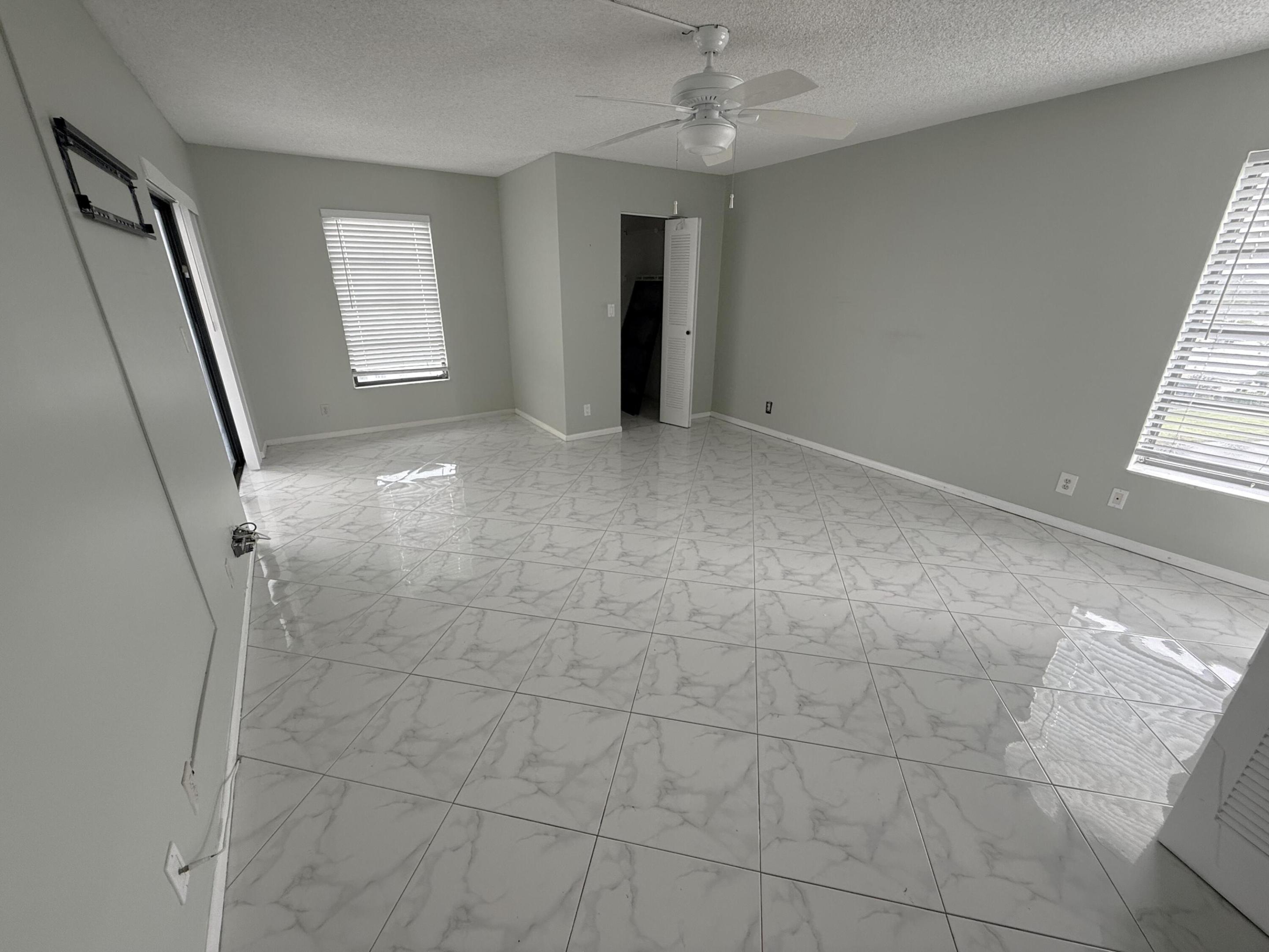 HUNTINGTON LAKES SEC TWO CONDOS - Residential Lease