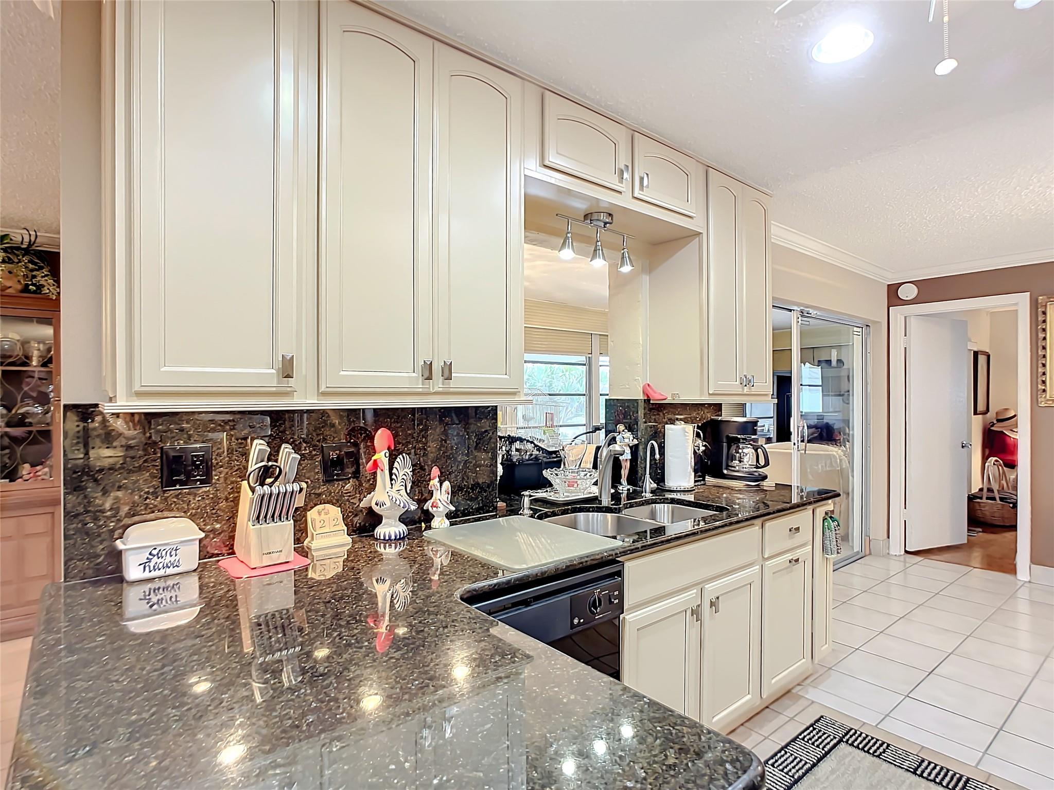 Lauderdale West Sec 4 88- - Residential