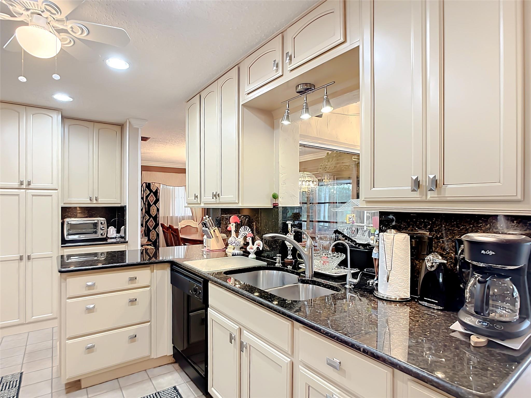 Lauderdale West Sec 4 88- - Residential